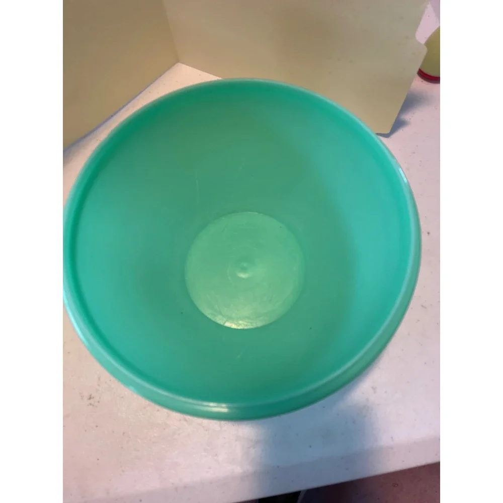 Vintage Tupperware Wonderlier Nesting Bowls Set of 3 Pastel Yellow Peach Green